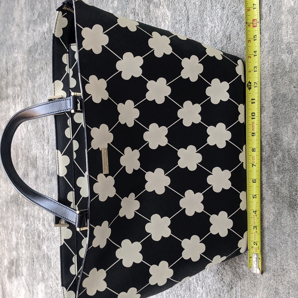 Kate Spade Tote - Picture 8 of 9